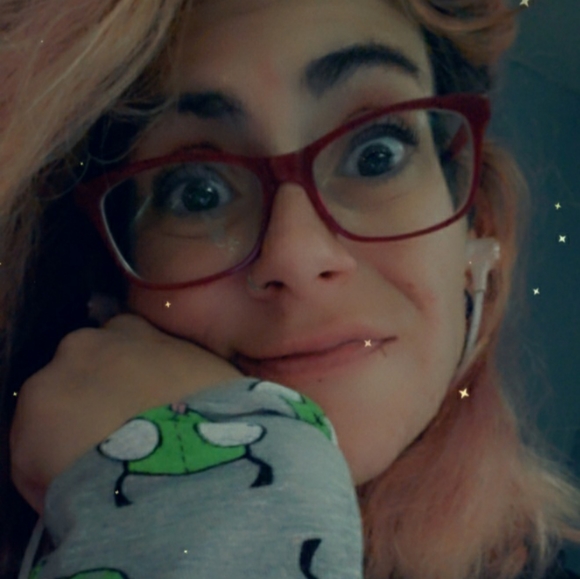 Meet your Posher, Stephanie - Picture 1 of 3